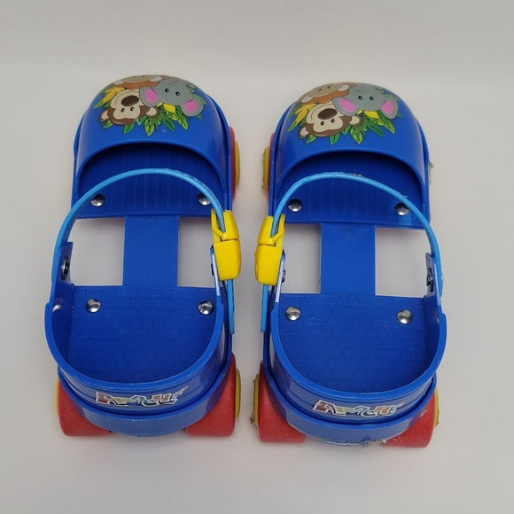 Flying Wheels Kids Adjustable Quad Grow With Me Training Roller Skate - Picture 3 of 14